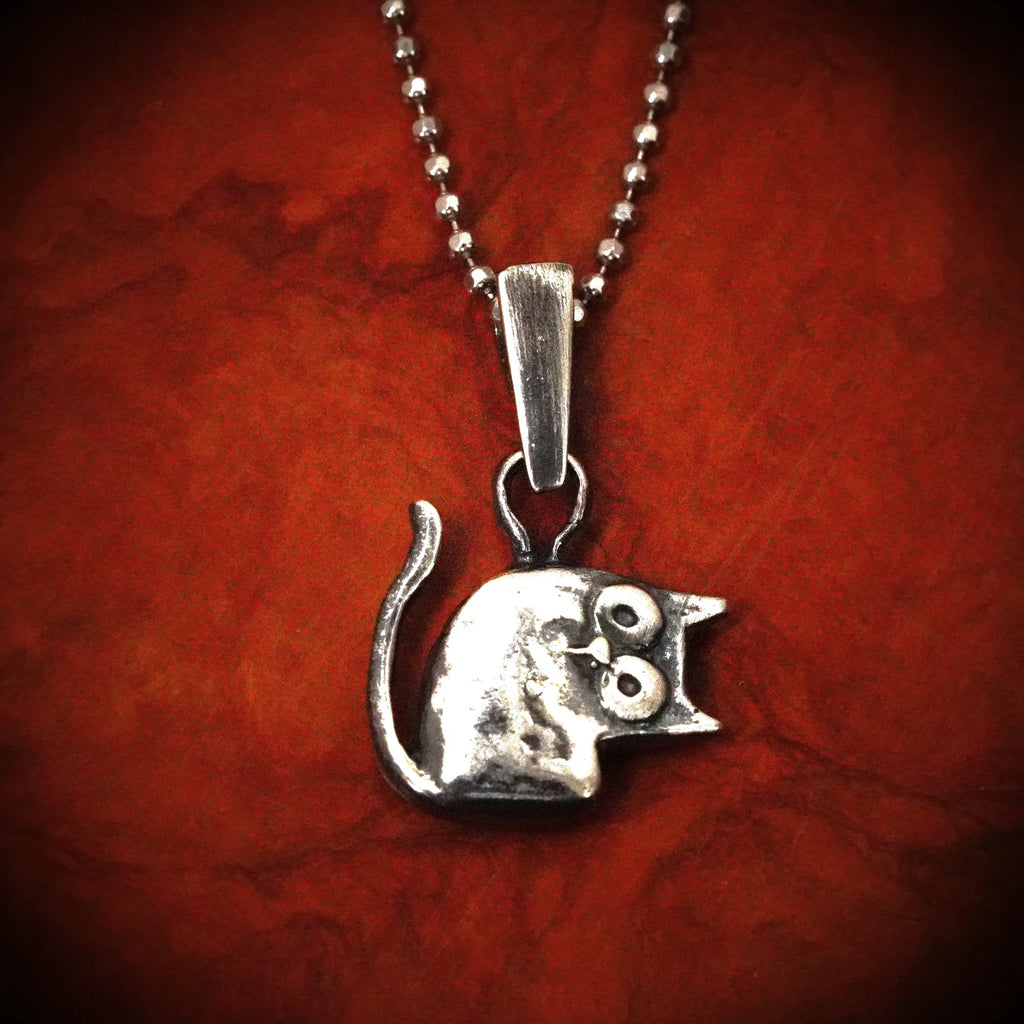 „Pisana“ – oxidierter Katzen-Anhänger aus 925er Silber für Katzenliebhaber, Skulpturenschmuck im Boho- und rustikalen Stil | Art Diva