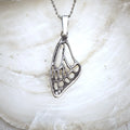 Schmetterlingsflügel-Anhänger aus 925er Silber – handgefertigter Talisman für Freiheit und Transformation, Skulpturenschmuck im Boho- und rustikalen Stil | Art Diva