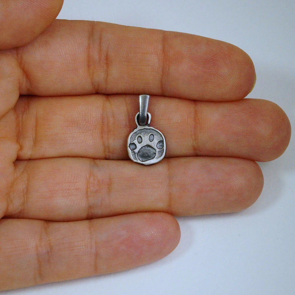 925er Silberanhänger „Pfote“ – handgefertigter Boho-Talisman für Tierliebe, skulpturales Schmuckstück und Geschenk für Hunde- oder Katzenliebhaber | Art Diva