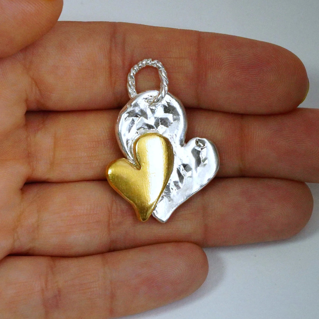 Doppelherz – Anhänger aus 925er Silber mit Goldakzenten | Symbol für Verbundenheit | Art Diva