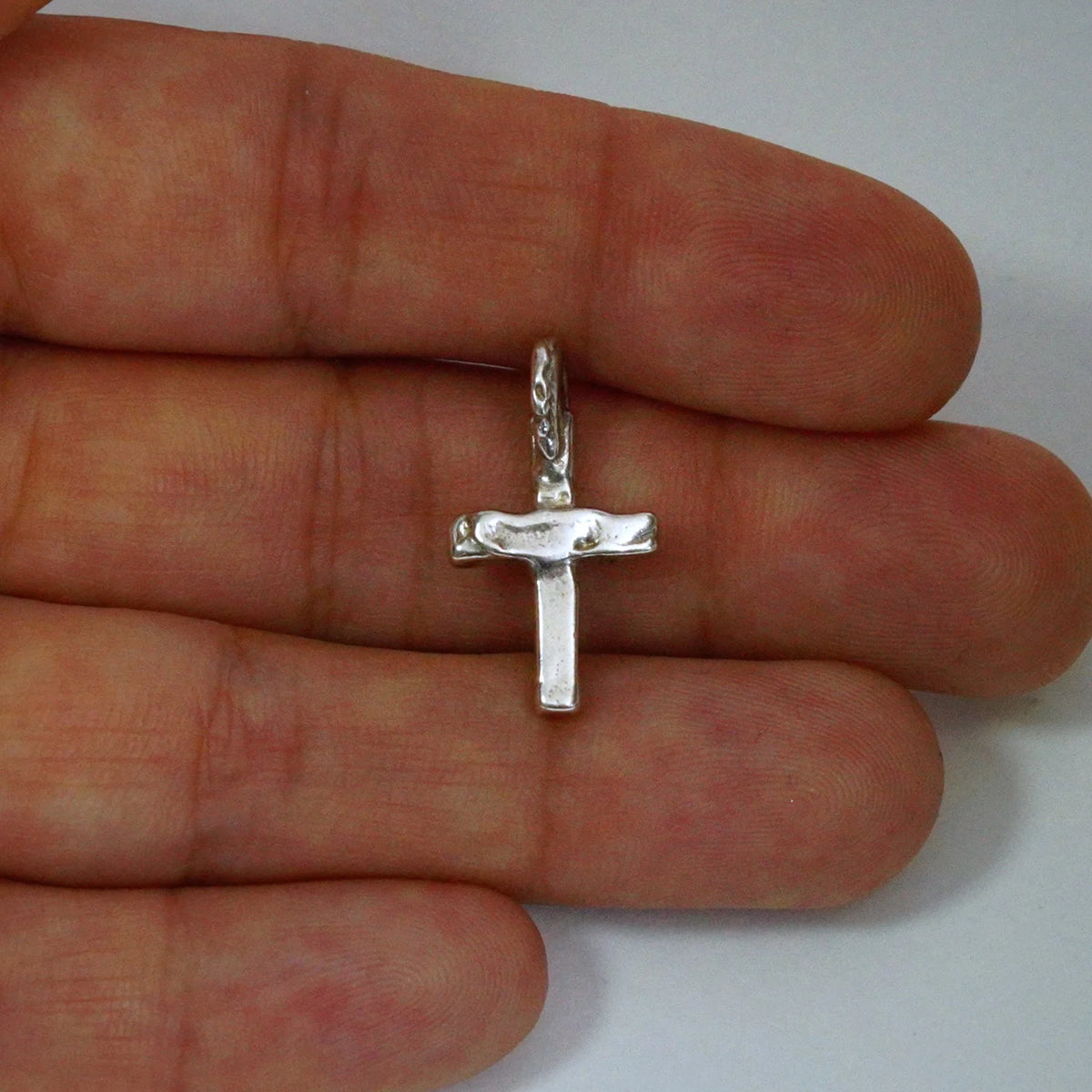 Kreuz-Anhänger aus 925er Silber – minimalistisches, handgefertigtes Design | Art Diva
