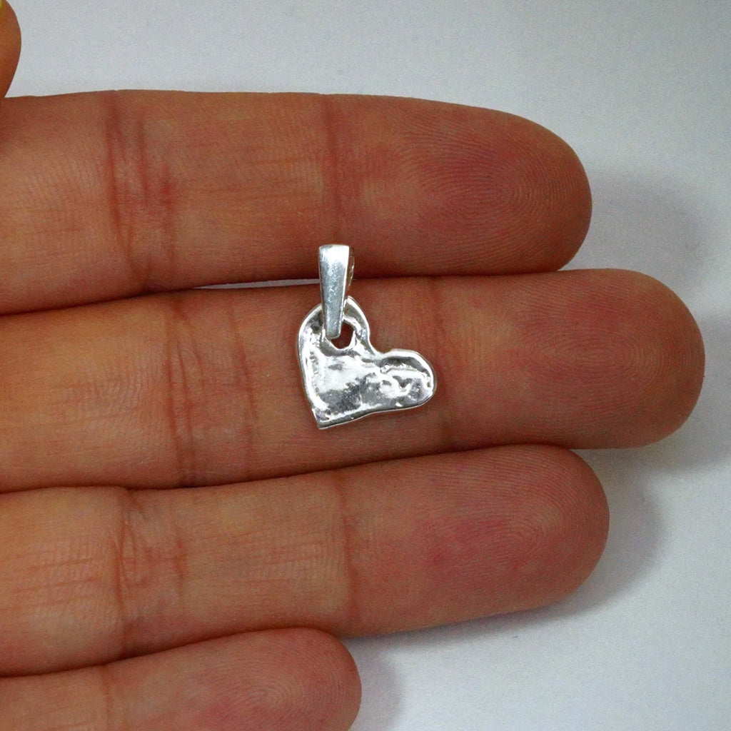Herz-Anhänger aus 925er Silber – Talisman für Liebe und Verbundenheit, handgefertigt im Boho- und rustikalen Stil | Art Diva