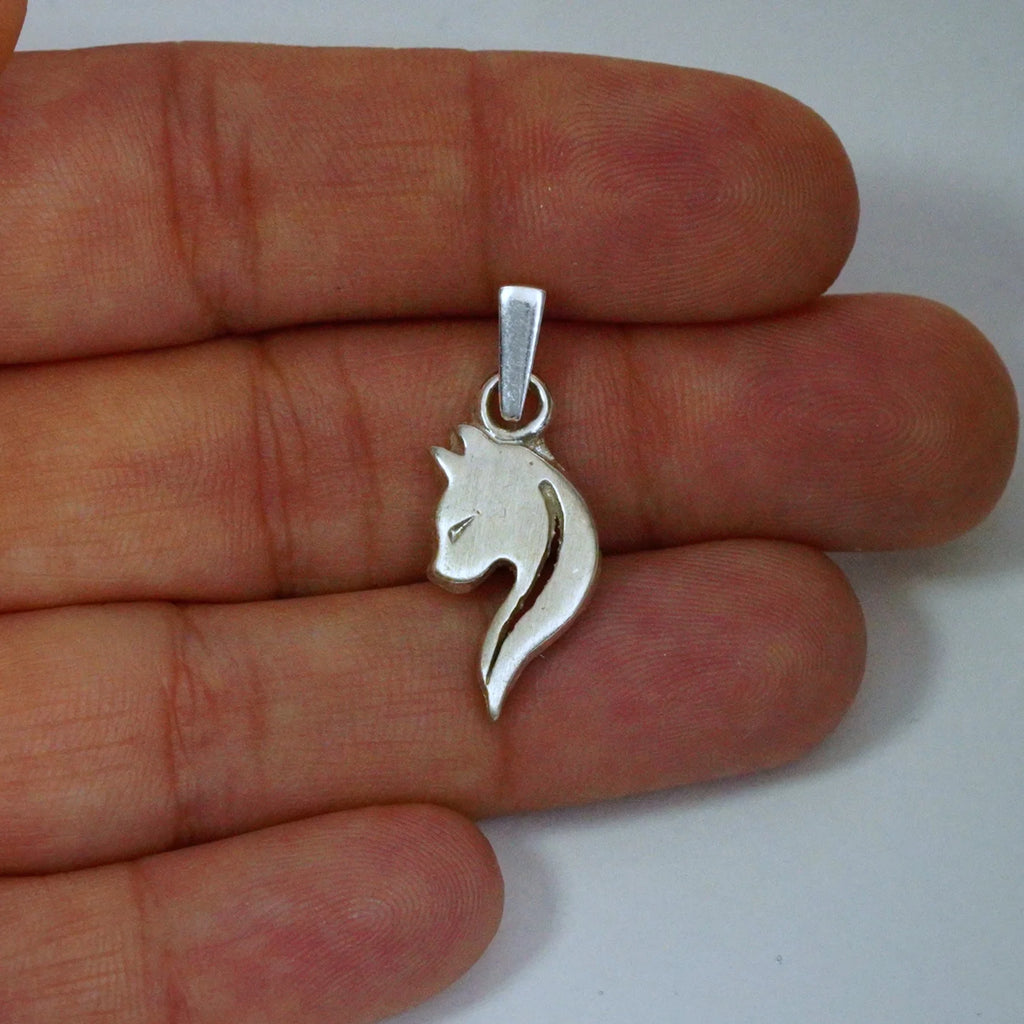 „Katze“ – Anhänger aus 925er Silber, Talisman für Intuition, Anmut und Schutz im Boho- und rustikalen Stil | Art Diva