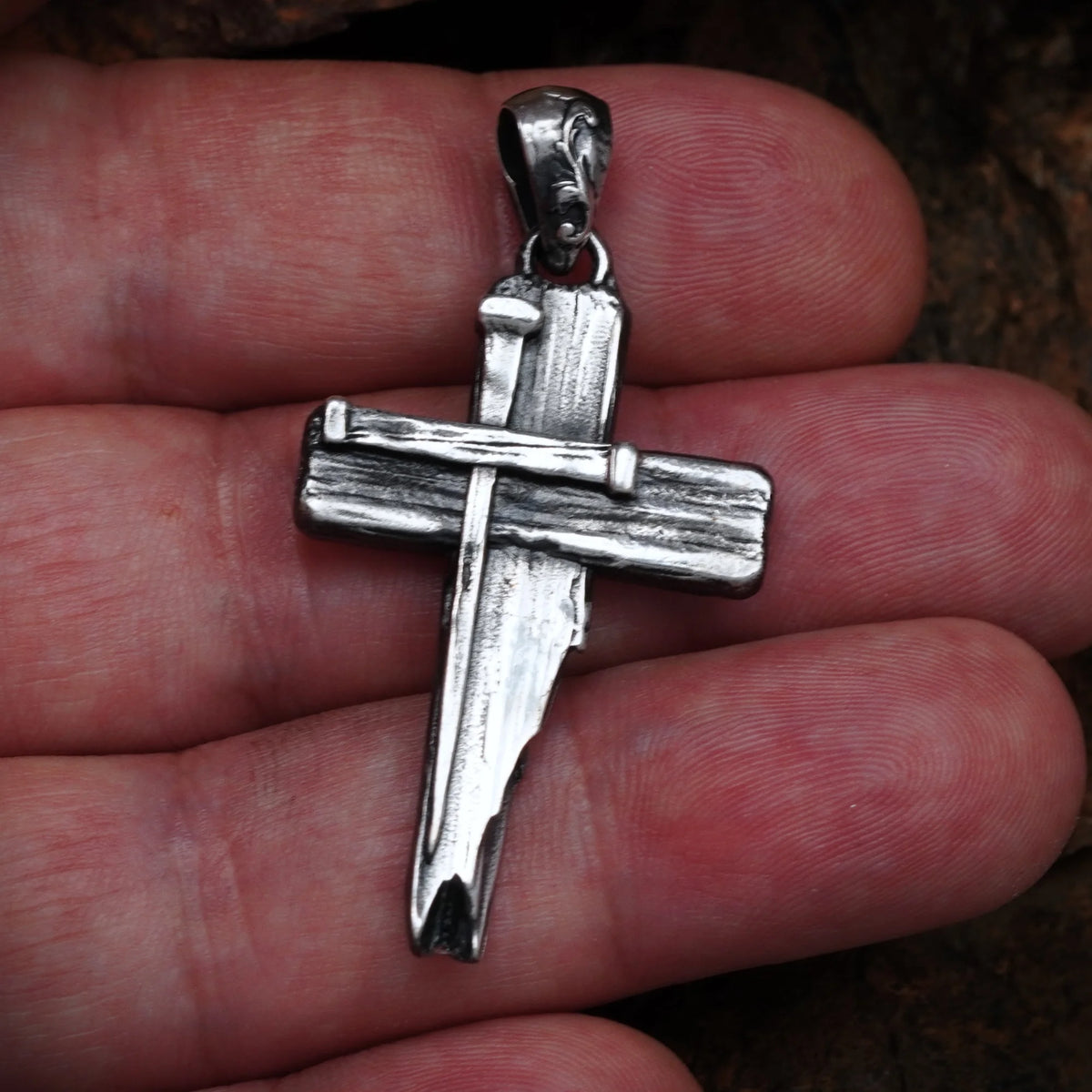 Massiver Kreuz-Anhänger für Herren aus 925er Silber – Symbol für Glauben und Entschlossenheit, handgefertigt | Art Diva