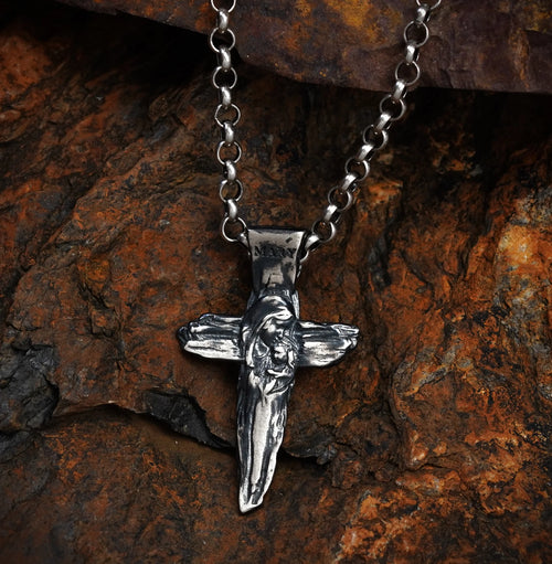 Kreuz-Anhänger mit der Jungfrau Maria und dem Jesuskind aus 925er Silber – handgefertigtes christliches Symbol für Glauben und Schutz | Art Diva