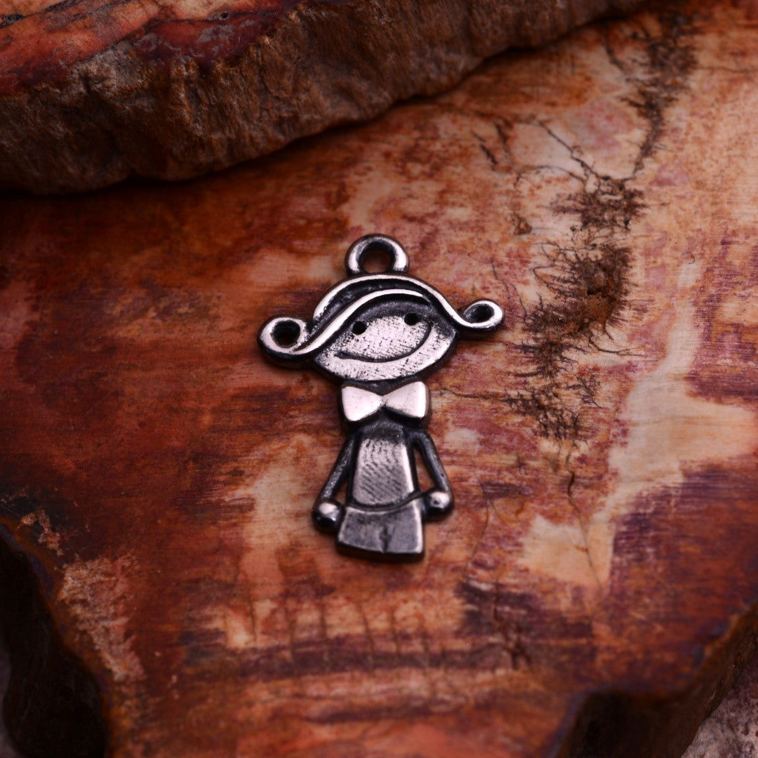 „Kleiner Gentleman“-Anhänger aus 925er Silber – Talisman der Liebe zu einem Sohn | Art Diva