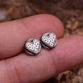 „Herz“-Mini-Ohrstecker aus 925er Silber – romantische, teilweise oxidierte Ohrringe im Vintage-Stil | Art Diva