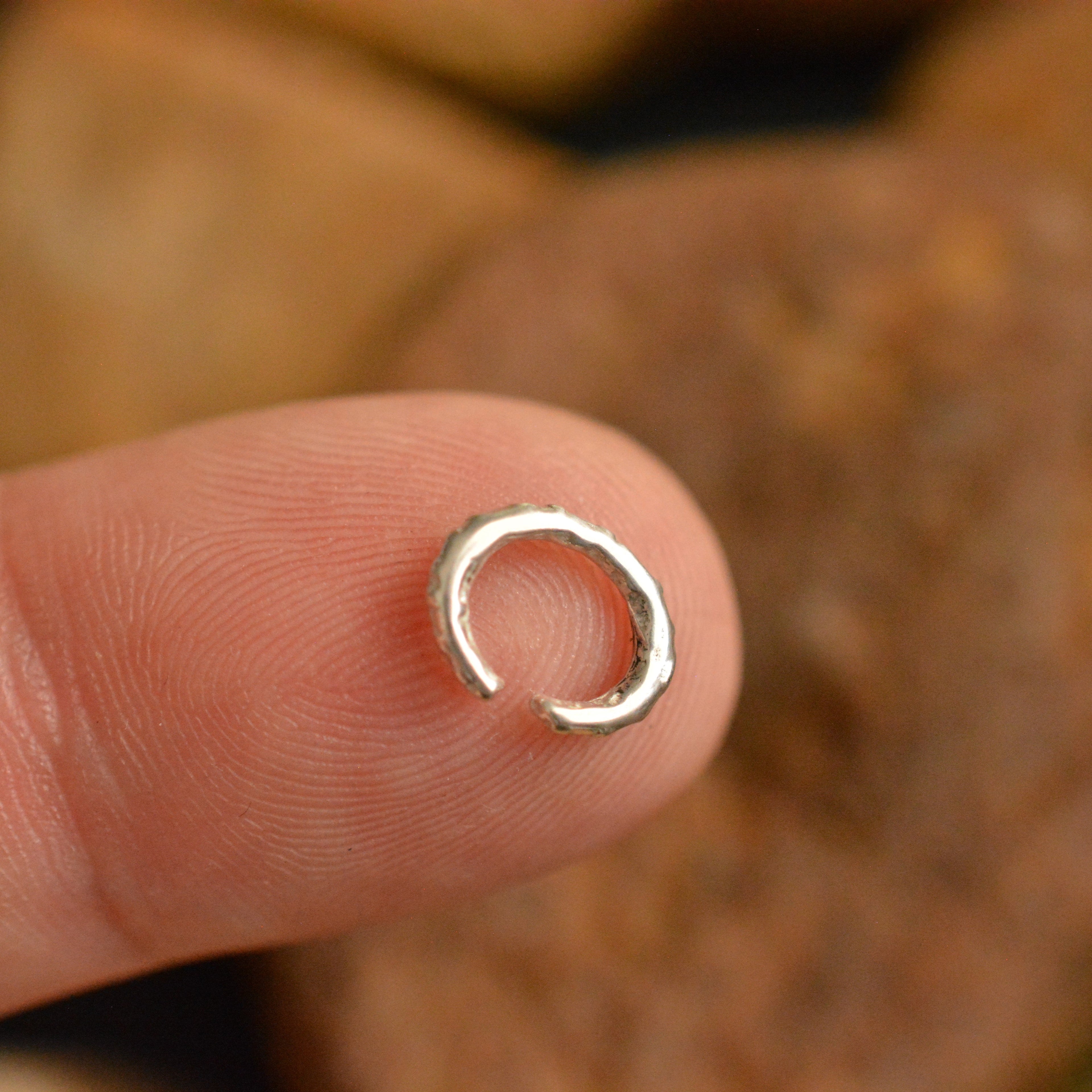925er Silberanhänger „Drei Calla-Blüten“ – Symbol für Weiblichkeit, Schönheit und Harmonie | Talisman für Freundschaft und Verbundenheit | Art Diva