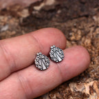„Marienkäfer“-Mini-Ohrstecker aus 925er Silber – teilweise oxidiert im Vintage-Stil | Art Diva