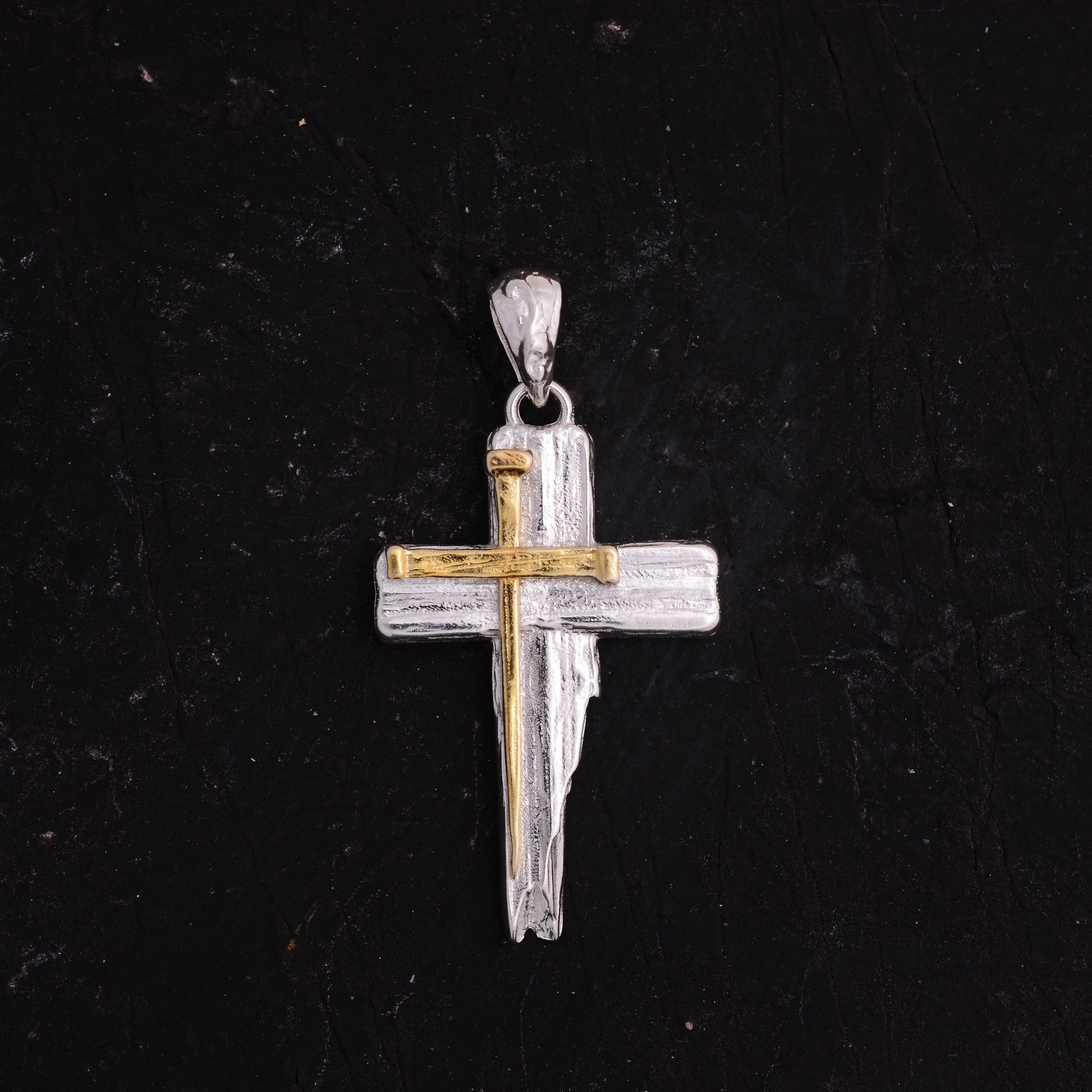 Massiver Kreuz-Anhänger für Herren aus 925er Silber – Symbol für Glauben und Entschlossenheit, handgefertigt | Art Diva
