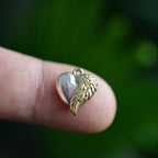 „Engelsherz“-Anhänger aus 925er Silber – Symbol für Liebe und Schutz, Skulpturenschmuck im Boho- und rustikalen Stil | Art Diva