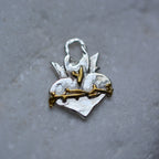 Anhänger „Heiligstes Herz“ aus 925er Silber – christlicher Talisman für Glauben, Hoffnung und Schutz, handgefertigter Skulpturenschmuck im Boho- und rustikalen Stil | Art Diva