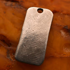 „Vogelpaar“-Anhänger aus 925er Silber – Talisman für Liebe, Zärtlichkeit und Harmonie, oxidierter Skulpturenschmuck im Boho- und rustikalen Stil | Art Diva
