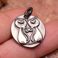 „Verliebte Kätzchen“-Anhänger aus 925er Silber – oxidierter Talisman der Liebe | Art Diva
