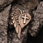 „Herz mit Kreuz und Engelsflügel“-Anhänger aus 925er Silber – Talisman für Schutz, Liebe und innere Stärke, oxidierter Schmuck im Boho- und rustikalen Stil | Art Diva