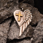 „Herz mit Kreuz und Engelsflügel“-Anhänger aus 925er Silber mit goldfarbenen Akzenten – handpolierter Talisman für Schutz, Liebe und innere Stärke | Art Diva