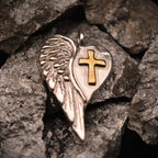 „Herz mit Kreuz und Engelsflügel“-Anhänger aus 925er Silber mit goldfarbenen Akzenten – handpolierter Talisman für Schutz, Liebe und innere Stärke | Art Diva