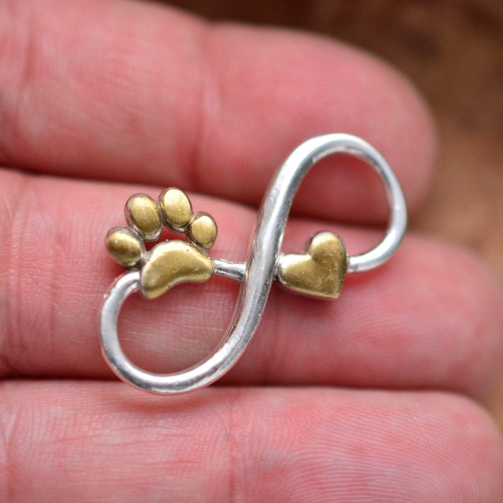 „Unendlichkeit mit Herz und Pfote“-Schmuckelement aus 925er Silber mit goldfarbenen Akzenten – für Halskette oder Armband, Talisman für Verbundenheit und Treue | Art Diva