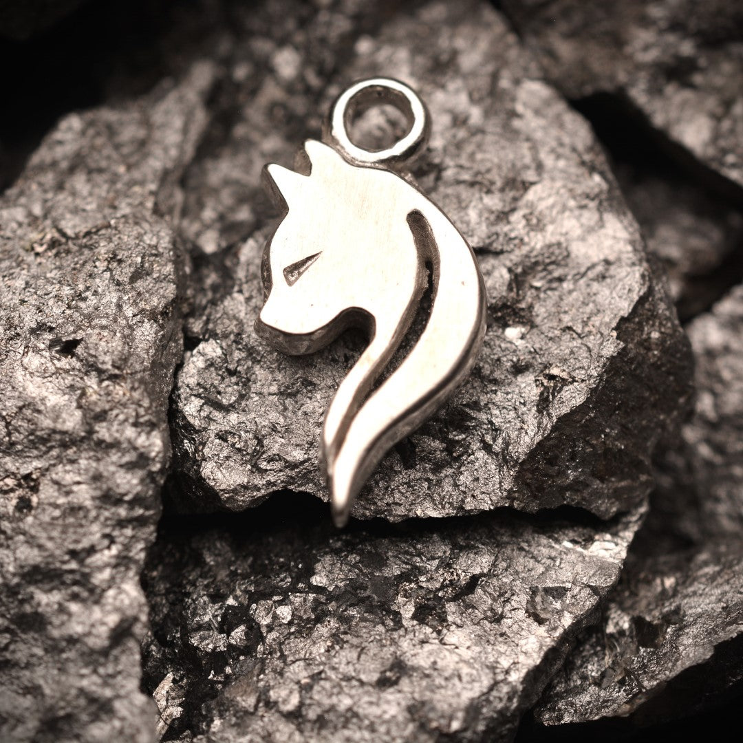„Katze“ – Anhänger aus 925er Silber, Talisman für Intuition, Anmut und Schutz im Boho- und rustikalen Stil | Art Diva