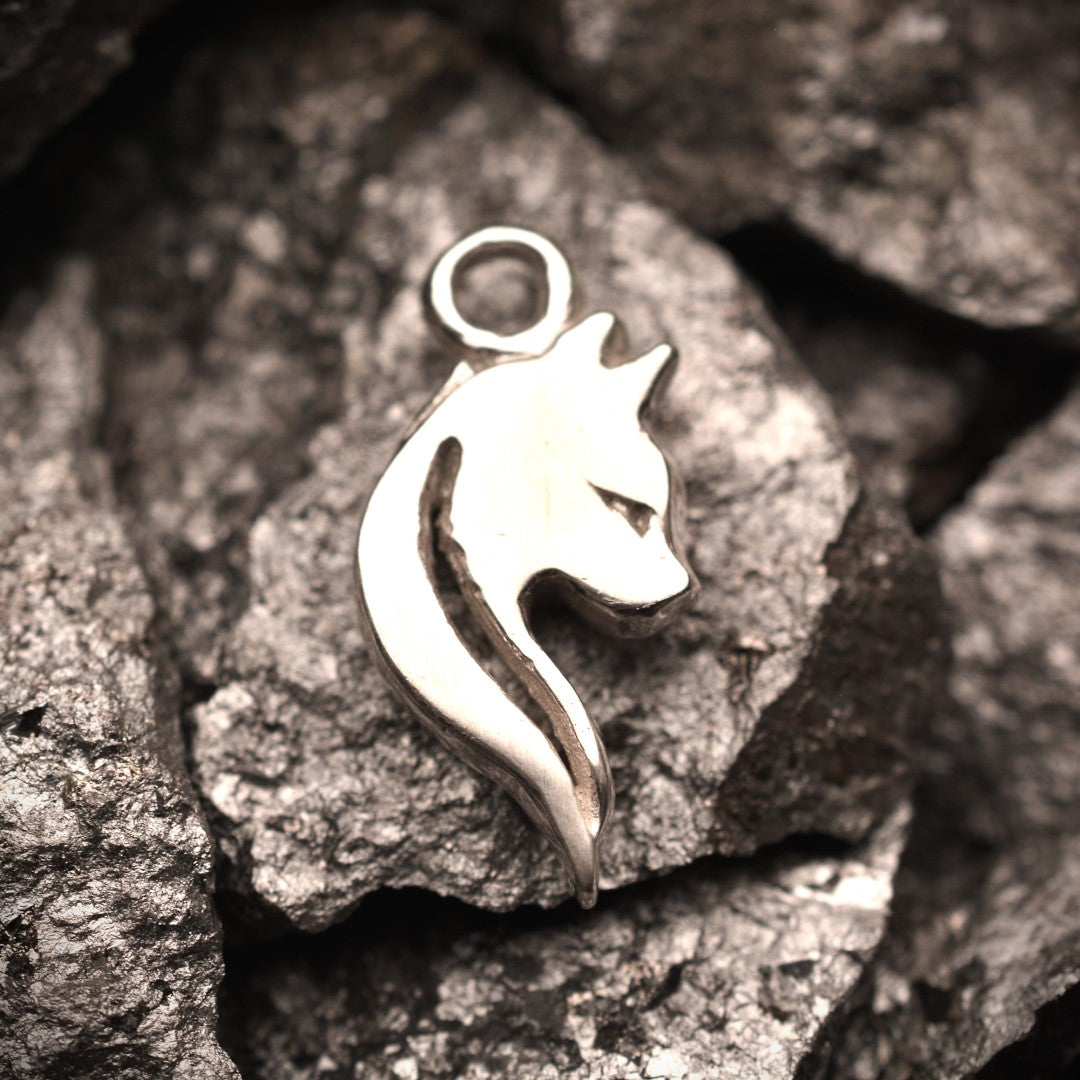 „Katze“ – Anhänger aus 925er Silber, Talisman für Intuition, Anmut und Schutz im Boho- und rustikalen Stil | Art Diva