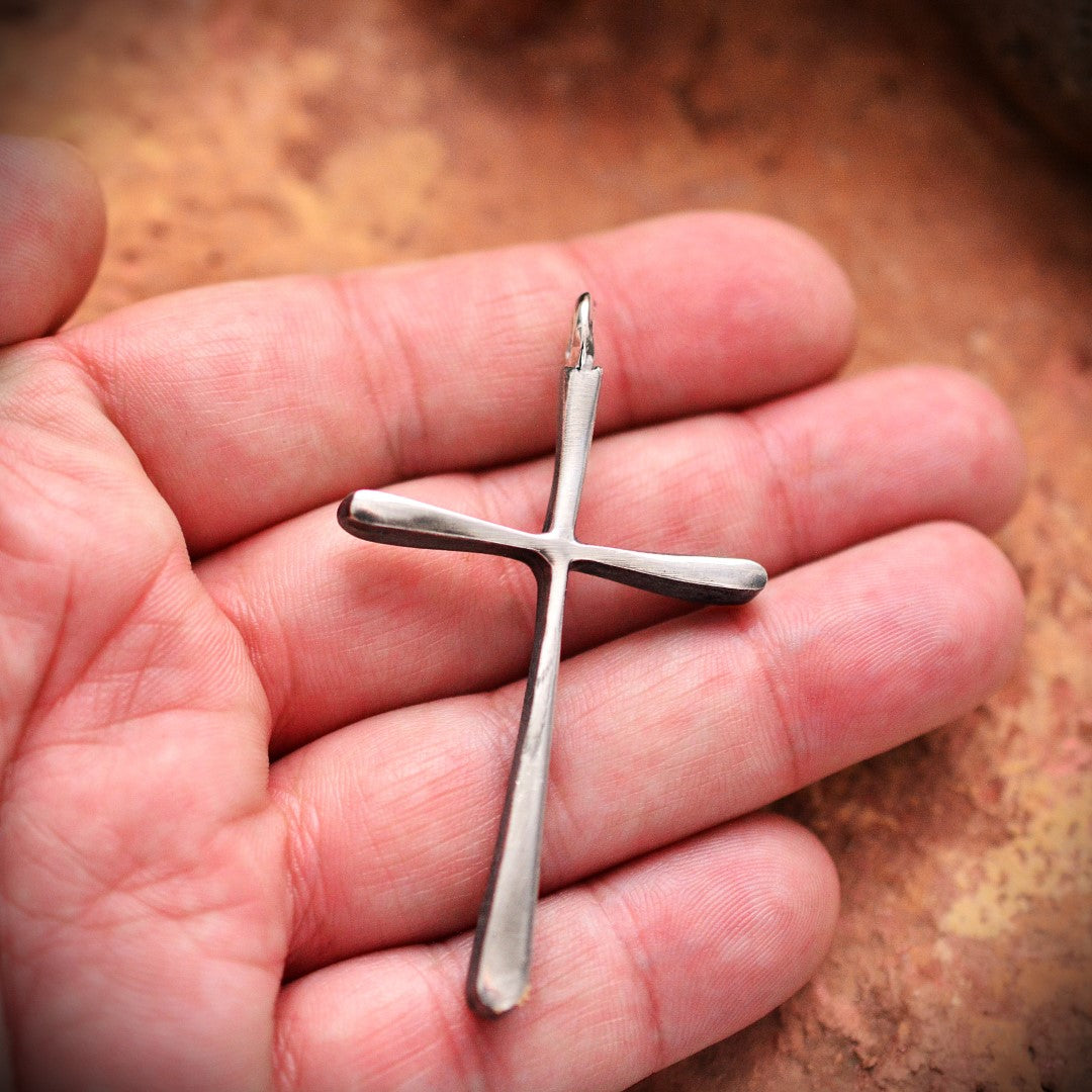 Großer langer Kreuz-Anhänger für Herren aus 925er Silber – Symbol für Glauben, Stärke und Schutz | Art Diva