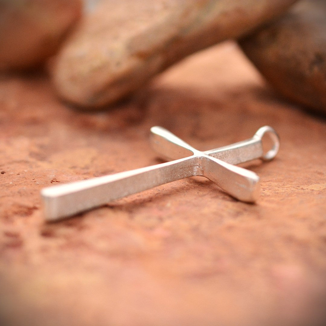 Großer langer Herren-Kreuzanhänger aus 925er Silber – Symbol für Glauben, Stärke und Schutz | Art Diva