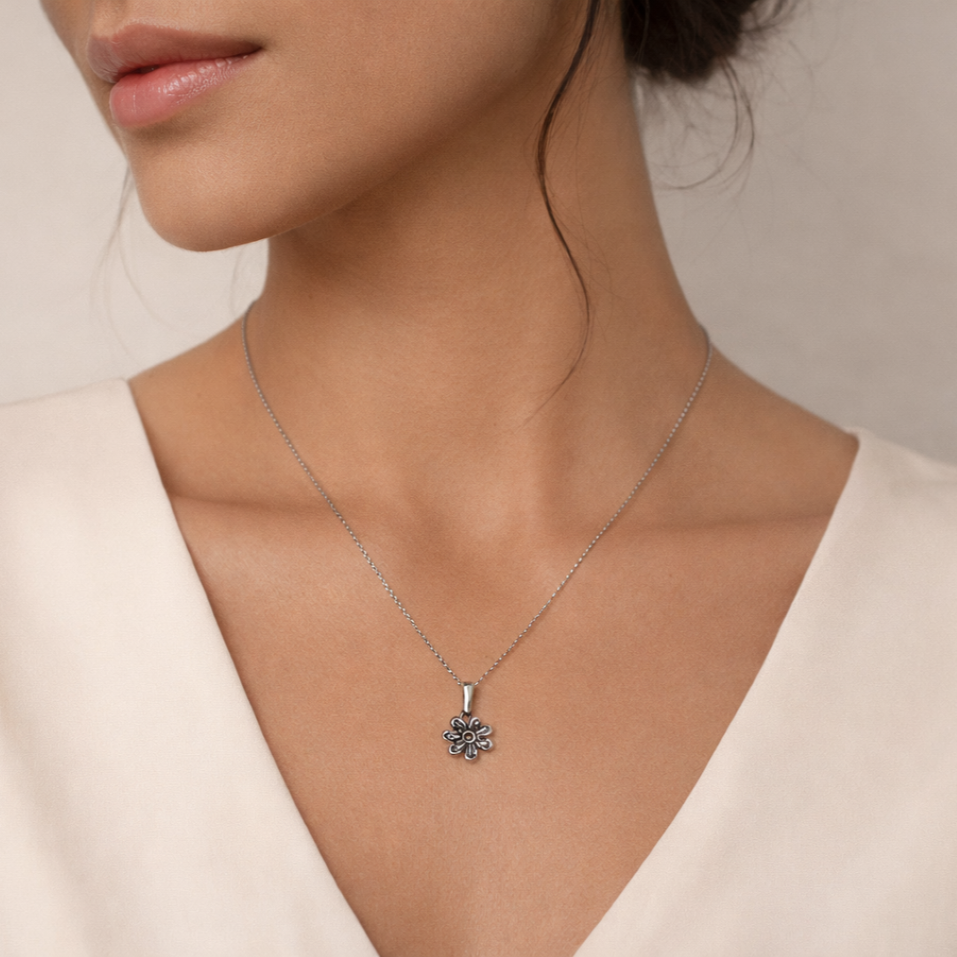 925er Silberanhänger „Blume“ – handgefertigter Boho-Talisman für Harmonie, skulpturales Schmuckstück und Geschenk für Mutter, Tochter oder Freundin | Art Diva