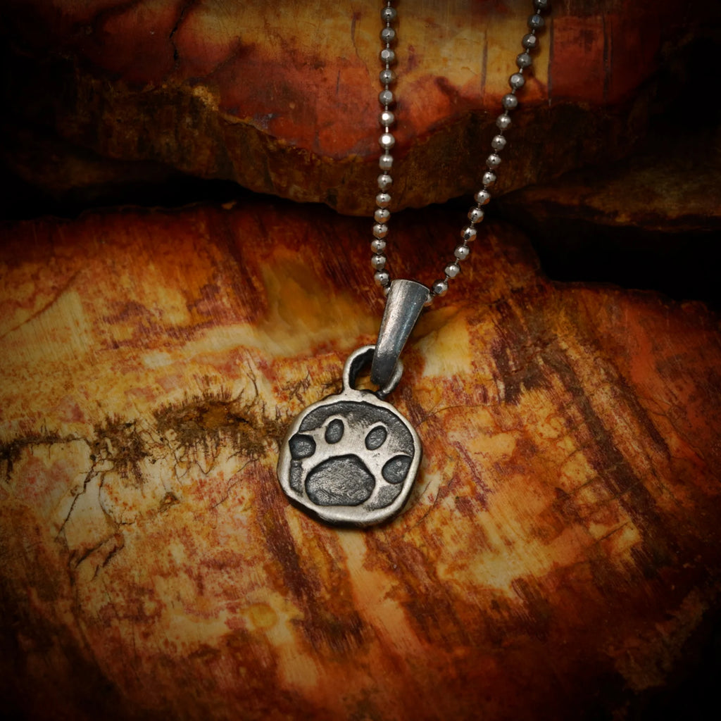 925er Silberanhänger „Pfote“ – handgefertigter Boho-Talisman für Tierliebe, skulpturales Schmuckstück und Geschenk für Hunde- oder Katzenliebhaber | Art Diva