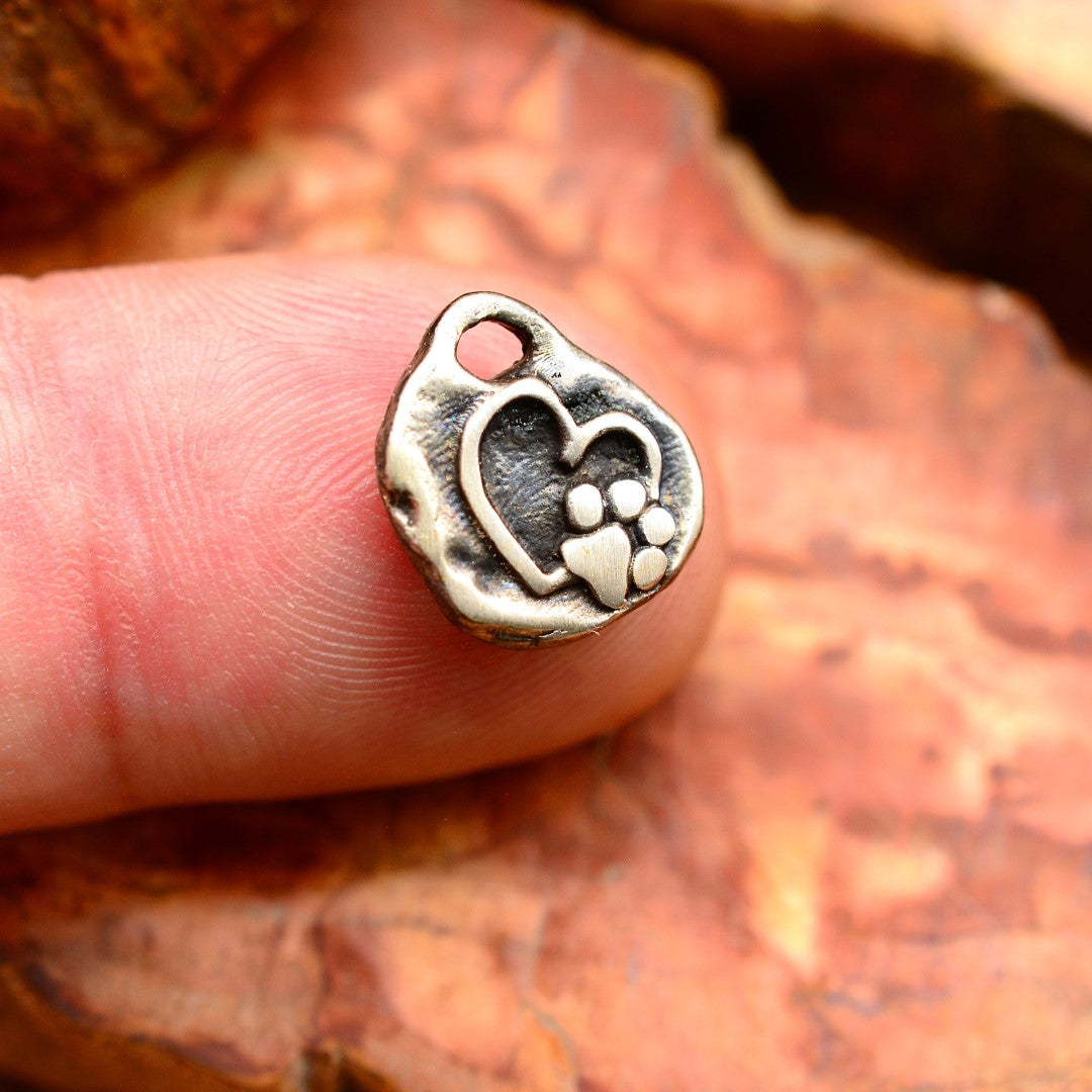 Herz-Anhänger mit Pfote aus 925er Silber – für Hunde- und Katzenliebhaber, Symbol für Liebe, Treue und bedingungslose Verbundenheit | Art Diva