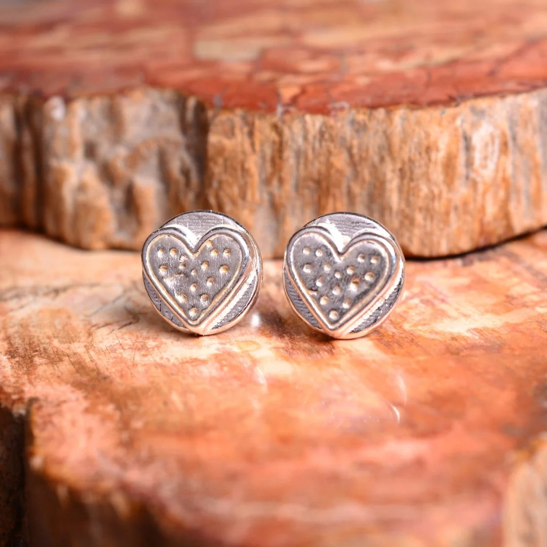 „Herz“-Mini-Ohrstecker aus 925er Silber – romantische Ohrringe | Art Diva