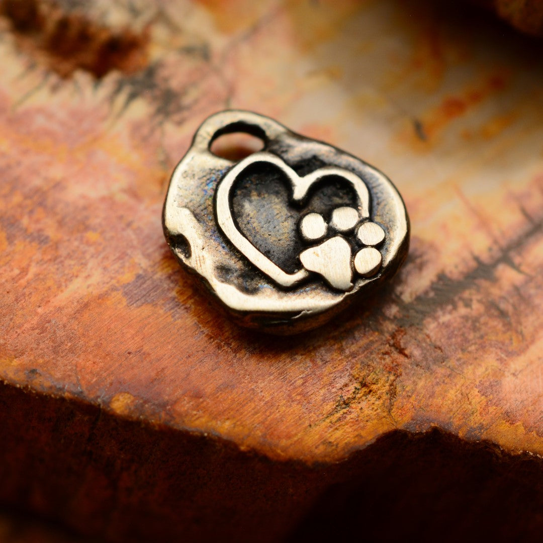 Herz-Anhänger mit Pfote aus 925er Silber – für Hunde- und Katzenliebhaber, Symbol für Liebe, Treue und bedingungslose Verbundenheit | Art Diva