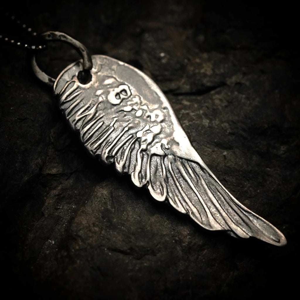 Anhänger aus 925er Silber mit Engelsflügel – Schutztalisman, handgefertigter Skulpturenschmuck im Boho-Stil, ideales Geschenk für Mutter, Tochter oder Freundin | Art Diva