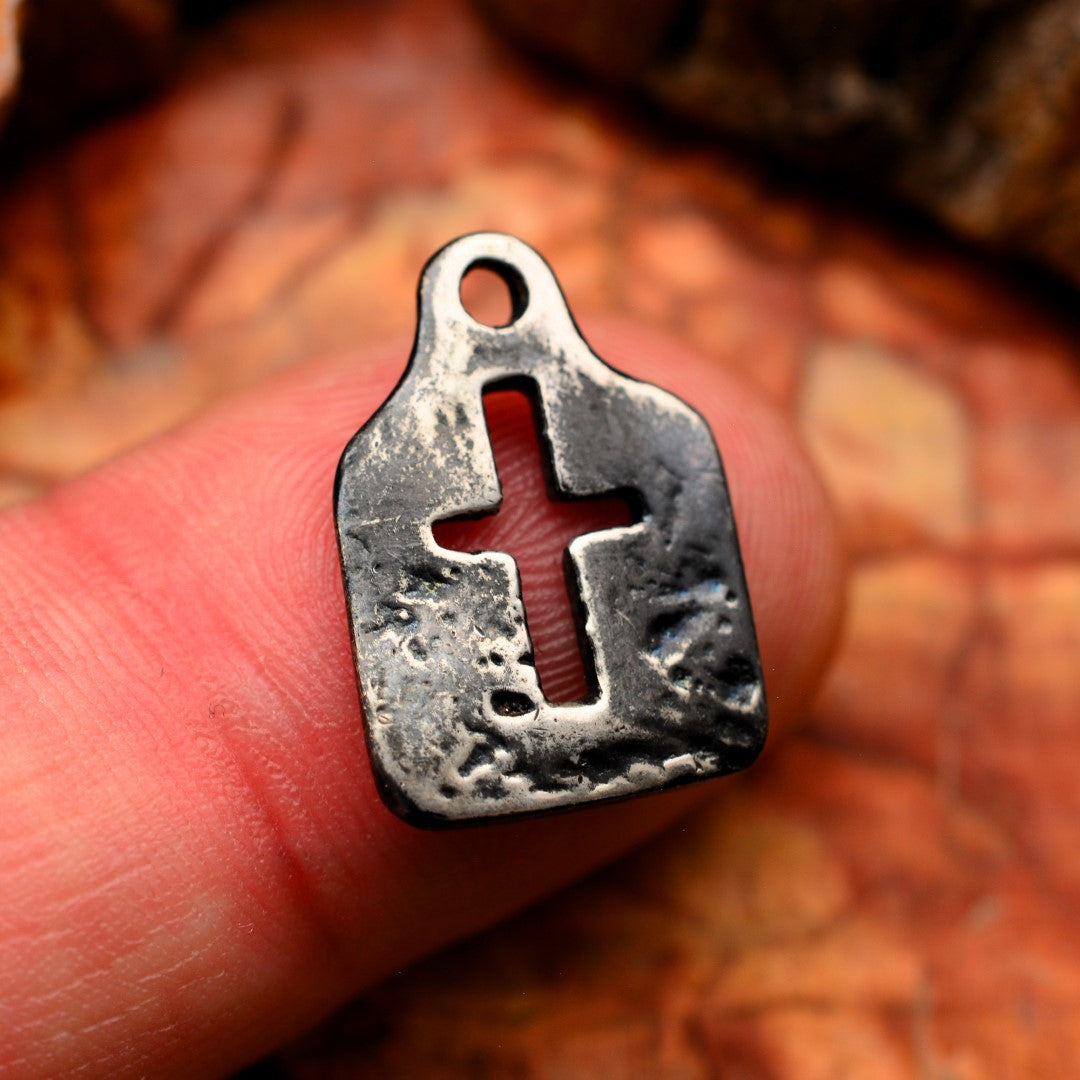 Kreuz-Anhänger für Herren aus 925er Silber – oxidiertes Schmuckstück | Art Diva
