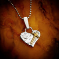 „Glaube an die Liebe“-Miniaturanhänger mit Herz und Kreuz aus 925er Silber mit vergoldeten Akzenten – handgefertigtes Symbol spiritueller Liebe, rustikaler Skulpturenschmuck aus der Kollektion „Glanz“ | Art Diva