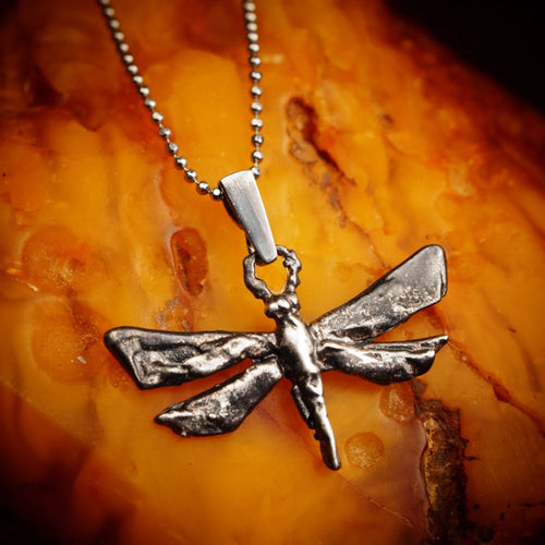 925er Silberanhänger „Libelle“ – handgefertigter Boho-Talisman für Wandel und spirituelles Wachstum, skulpturales Schmuckstück und Geschenk für Mutter, Tochter oder Freundin | Art Diva