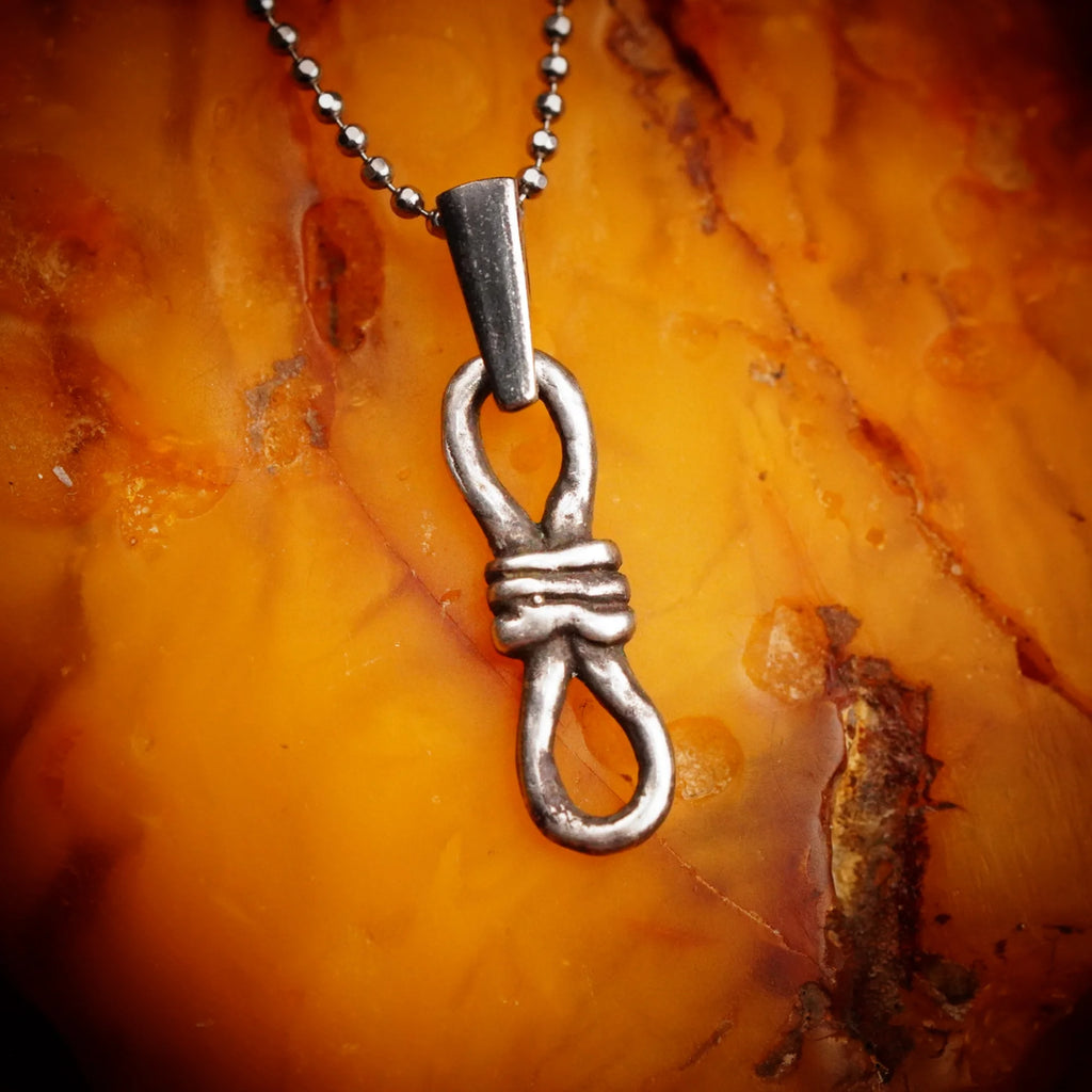 Schmuck aus 925er Silber – Knoten der unendlichen Liebe, handgefertigter Anhänger mit Ewigkeitssymbol für Armband oder Halskette, rustikaler Skulpturenschmuck | Art Diva
