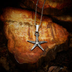 „Seestern“ – oxidierter Anhänger aus 925er Silber, Talisman für Glück und Gelassenheit, Skulpturenschmuck im Boho- und rustikalen Stil | Art Diva