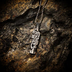 „Puls“ – handgefertigter Anhänger aus 925er Silber, künstlerischer Skulpturenschmuck für Kraft und Rhythmus im Boho- und rustikalen Stil | Art Diva