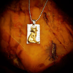 „Fuchs“ – handgefertigter Anhänger aus 925er Silber mit goldfarbenen Akzenten, Symbol für Intuition und Anmut, skulpturales Schmuckstück | Art Diva