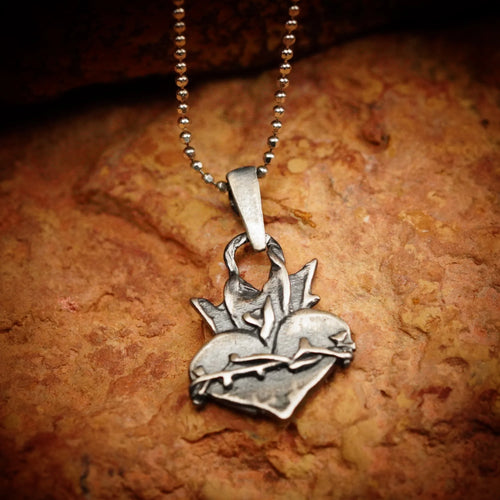 Anhänger „Heiligstes Herz“ aus 925er Silber – christlicher Talisman für Glauben und Schutz | Art Diva