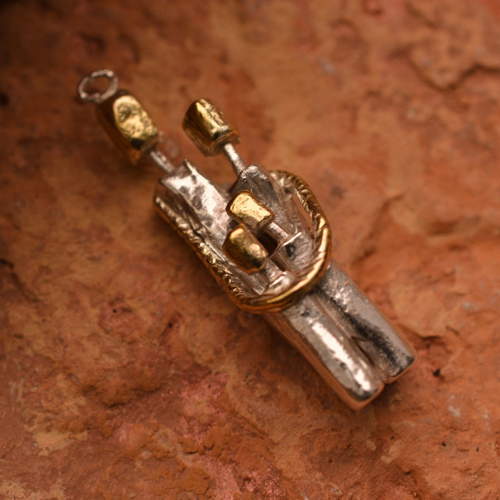 „Familienzusammenhalt“ – Anhänger aus 925er Silber, Talisman für Einheit, Liebe und den Schutz der Familie, handgefertigter Skulpturenschmuck im Boho- und rustikalen Stil | Art Diva