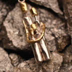 „Familienzusammenhalt“ – Anhänger aus 925er Silber, Talisman für Einheit, Liebe und den Schutz der Familie, handgefertigter Skulpturenschmuck im Boho- und rustikalen Stil | Art Diva