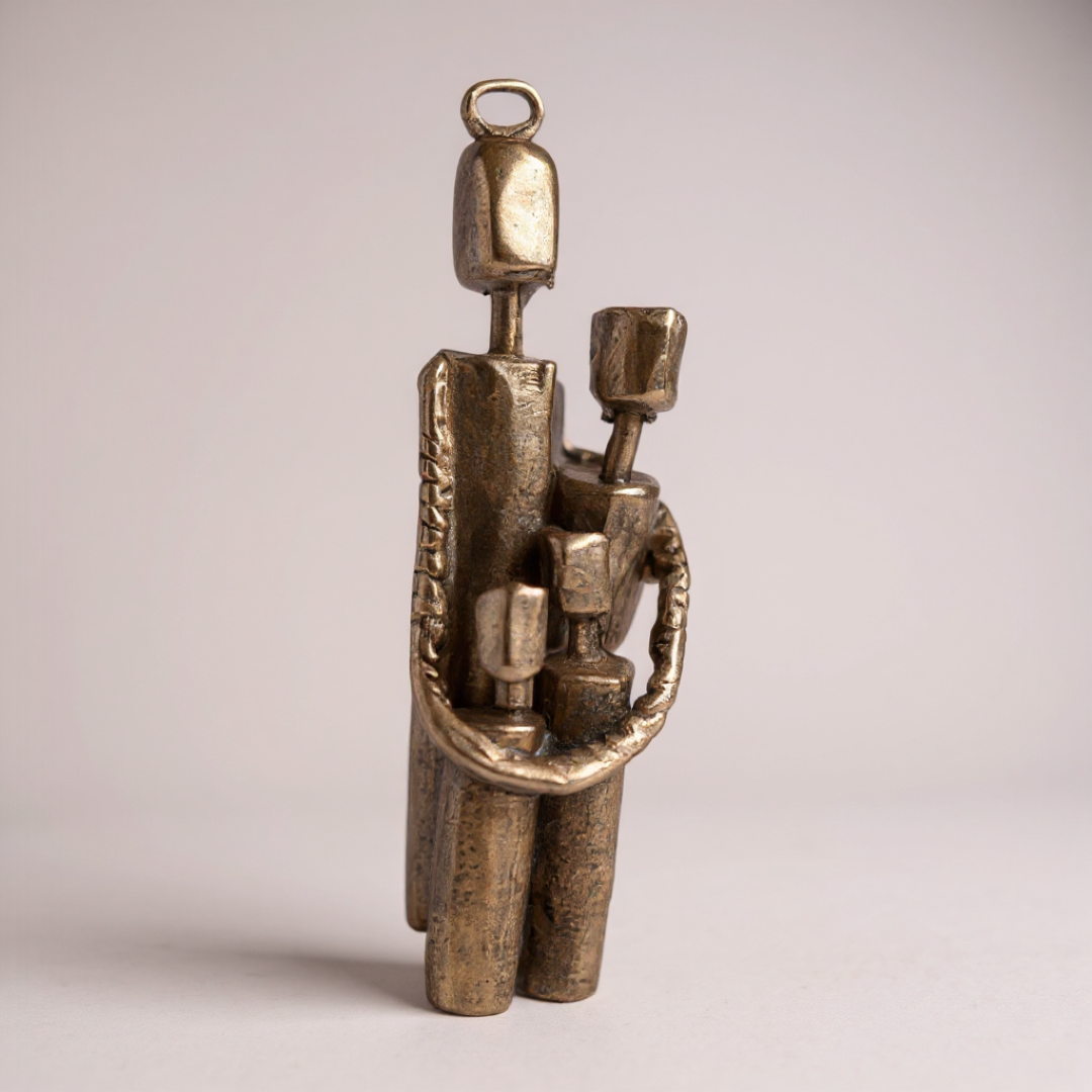 „Familienzusammenhalt“ – Anhänger aus 925er Silber, Talisman für Einheit, Liebe und familiären Schutz, handgefertigter Skulpturenschmuck im Boho- und rustikalen Stil | Art Diva