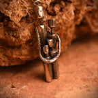 „Familienzusammenhalt“ – Anhänger aus 925er Silber, Talisman für Einheit, Liebe und familiären Schutz, handgefertigter Skulpturenschmuck im Boho- und rustikalen Stil | Art Diva