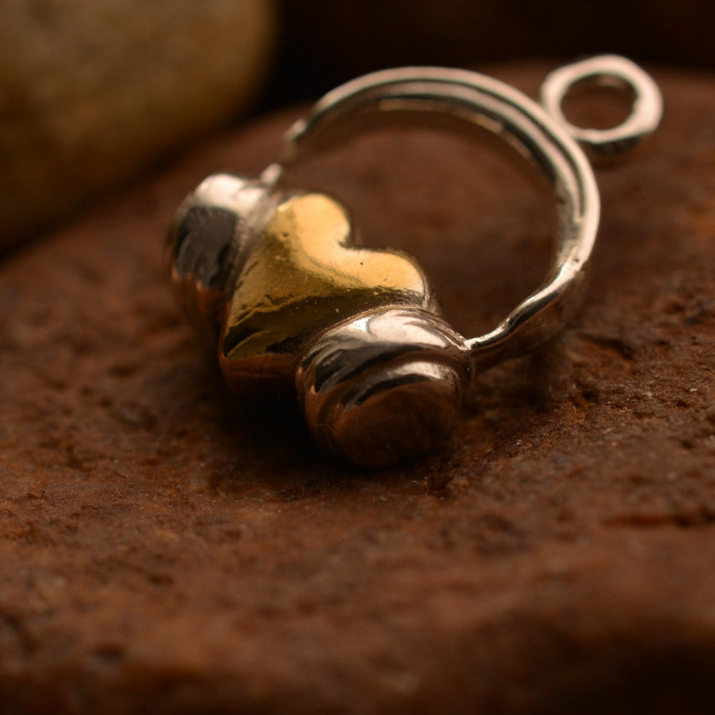 „DJ-Herz“-Anhänger aus 925er Silber – handgefertigter Talisman für die Liebe zur Musik, Skulpturenschmuck im Boho- und rustikalen Stil | Art Diva