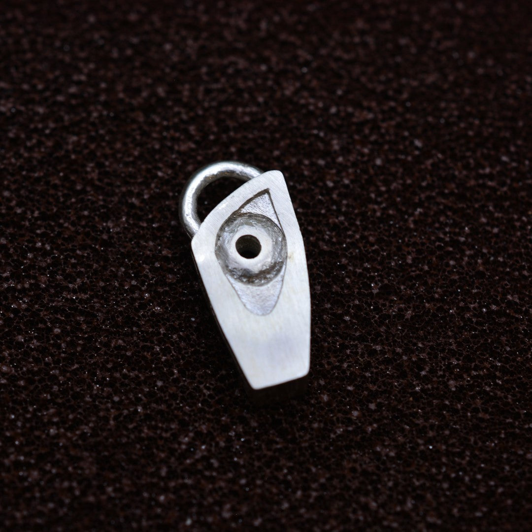 „Auge des Schutzes“ – Anhänger aus 925er Silber, Talisman für Schutz und Intuition, Skulpturenschmuck im Boho- und rustikalen Stil | Art Diva