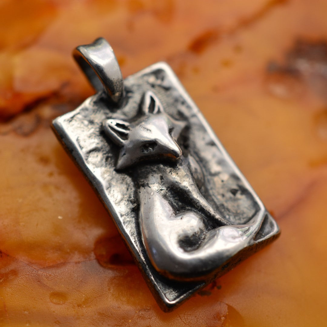 „Fuchs“ – oxidierter, handgefertigter Anhänger aus 925er Silber, Skulpturenschmuck im Boho- und rustikalen Stil | Art Diva