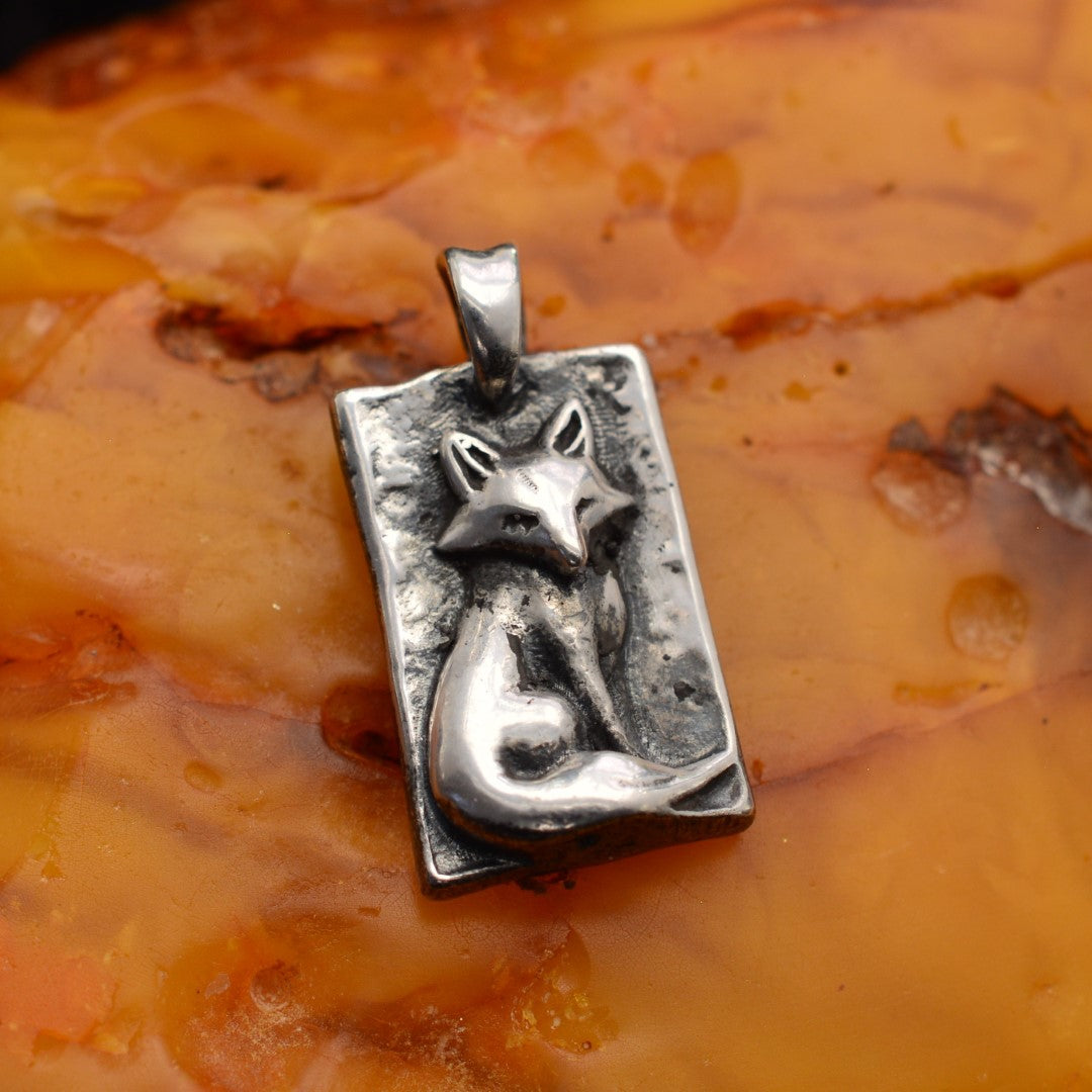 „Fuchs“ – oxidierter, handgefertigter Anhänger aus 925er Silber, Skulpturenschmuck im Boho- und rustikalen Stil | Art Diva
