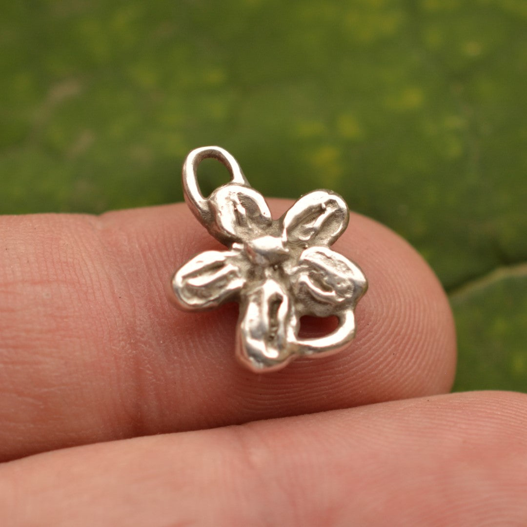 925er Silberelement „Blume“ – handgefertigter Boho-Talisman für Harmonie, skulpturales Schmuckstück und Geschenk für Mutter, Tochter oder Freundin | Art Diva