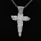 Jesus-Christus-Kreuz aus 925er Sterlingsilber – handgefertigter religiöser Anhänger als Symbol für Glauben und Schutz | Art Diva